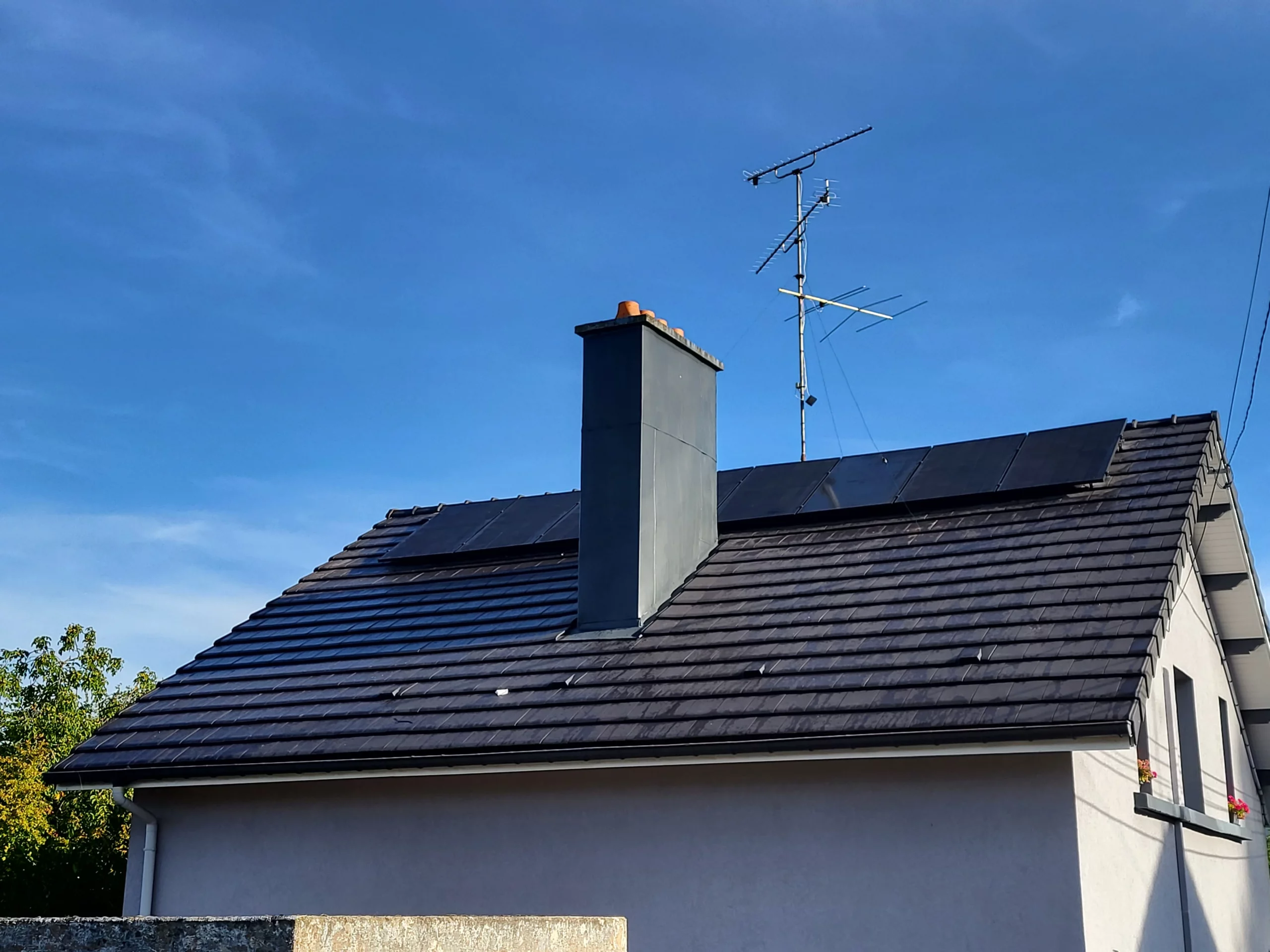 Panneaux Photovoltaïques à Remiremont : une énergie solaire économique avec Hilaire Habitat